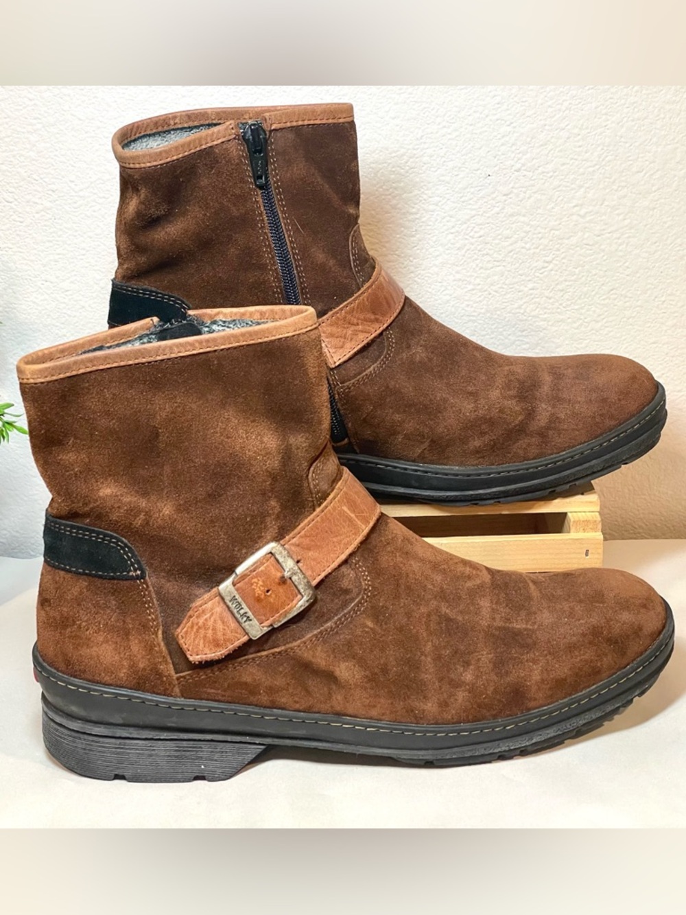 Wolky Men’s Tobacco Brown Suede Real Fur-Lined Moto Boots w Buckles | EUC